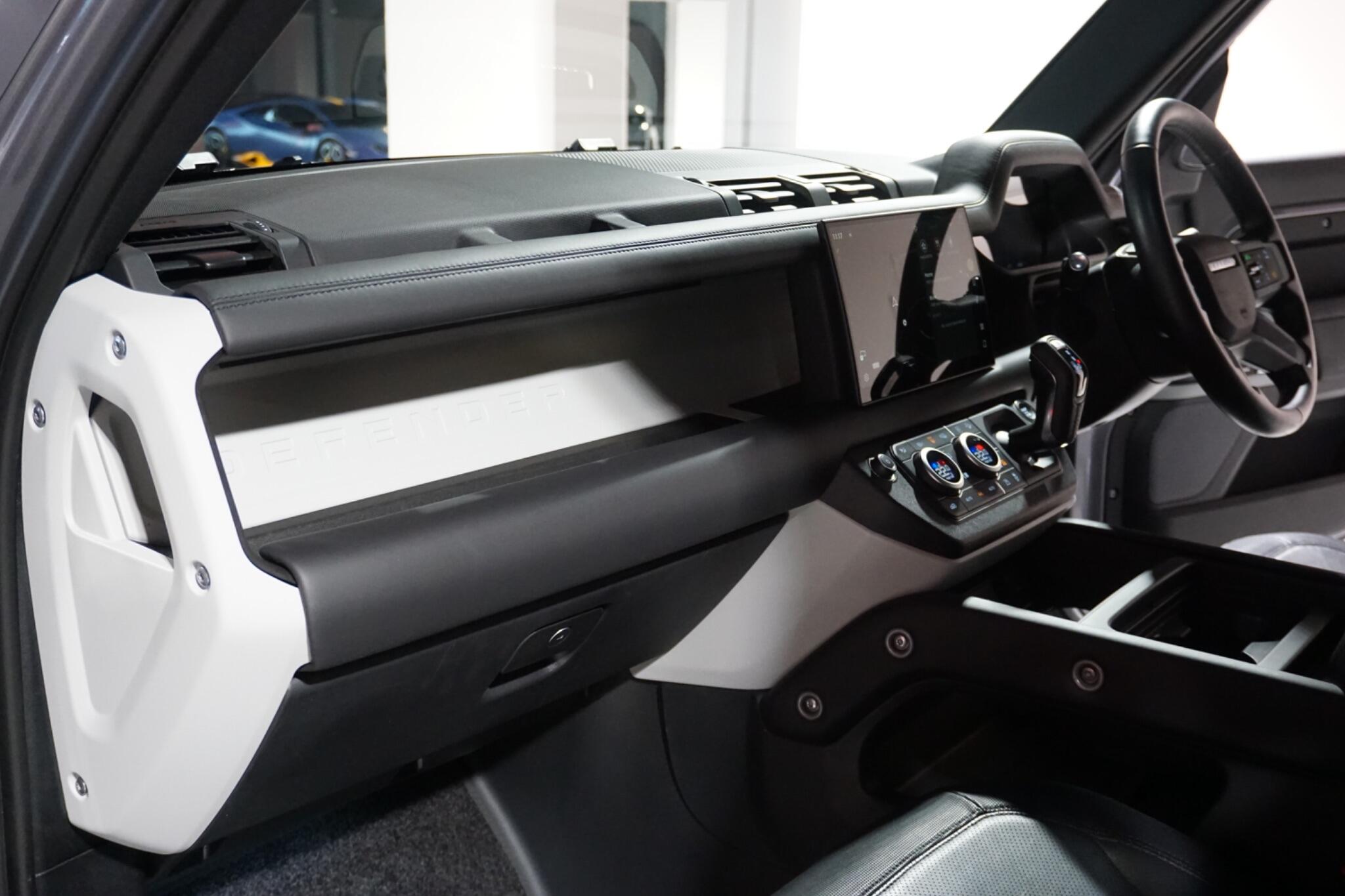 Land Rover Defender 110 2.0 P400e 15.4kWh X-Dynamic HSE SUV 5dr Petrol Plug-in Hybrid Auto 4WD Euro 6 (s/s) (404 ps)